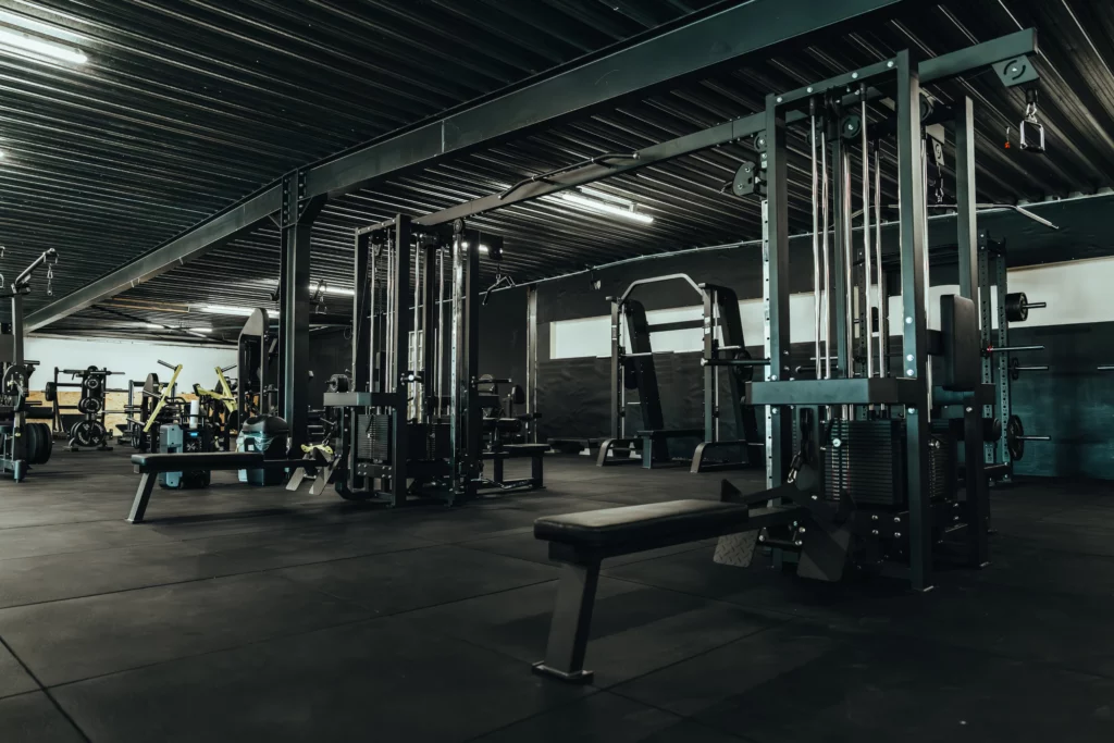 De trainingsruimte van Iron Circle, privégym in Bredene